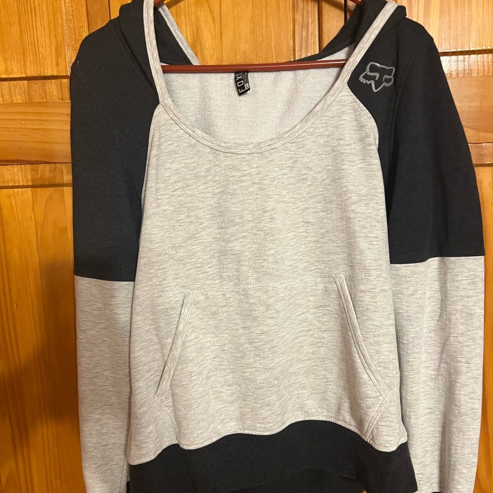 Fox, light sweatshirt, light gray, dark, gray hood sized large
